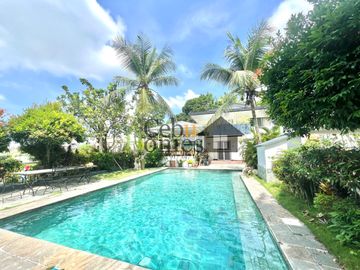 4 Bedroom House in Maria Luisa Banilad for Sale
