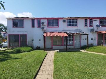 VENTA casa 3 recámaras  Fracc Joyas del Marqués Llano...