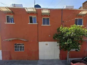 HERMOSA CASA EN VENTA DE RECUPERACION BANCARIA EN...