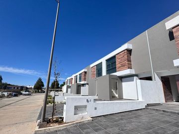 En venta en Fracc. Privado a min del Tec de Monterrey y...