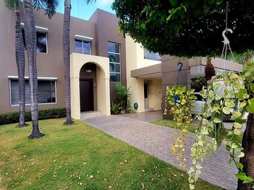 En venta amplia casa esquinera en Urbanización Terrasol,...