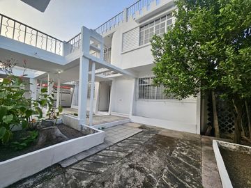 Propiedad con Proyección Rentera y Comercial –...