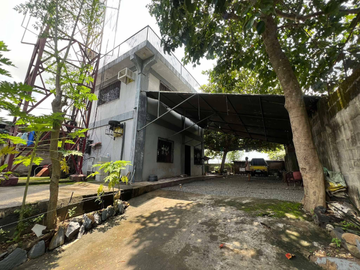 3-Storey House with Roofdeck Parking and 50 ft Radio...