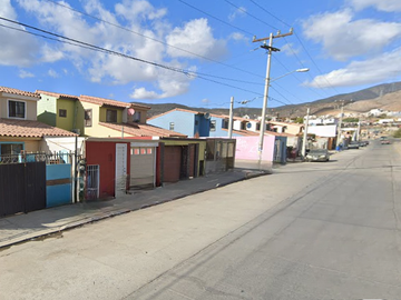 sa casa en venta en ensenada B.C. Col. los encinos a 10...
