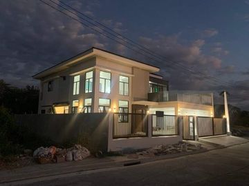 A Masterpiece of Modern Living: Brand-New 2-Storey Home...
