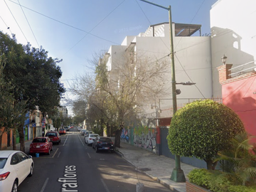¡¡ EXCELENTE OPORTUNIDAD!! HERMOSA CASA EN UNA DE LAS...