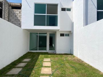 (CCO) CASA NUEVA EN BOSQUES DE CUENRAVACA $2,150,000