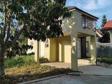 Single Detach House and lot for sale in Greenwoods...