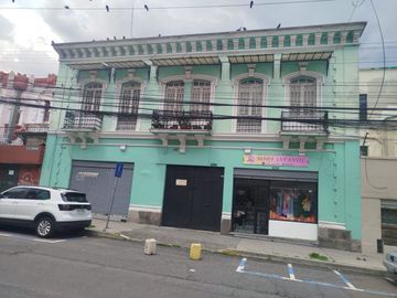 VENDO CASA GRANDE COLONIAL, EN LA SALINAS, BUEN PRECIO.