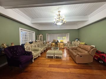Major Price Drop! Spacious Bungalow House with 5BR & Car...