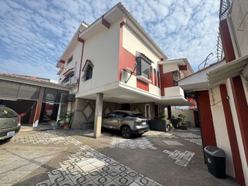 PROPIEDAD MULTIFAMILIAR: CASA PRINCIPAL + 2...