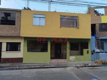 Venta Casa Vivienda En Urbanizaciòn Perù - San Martin De...