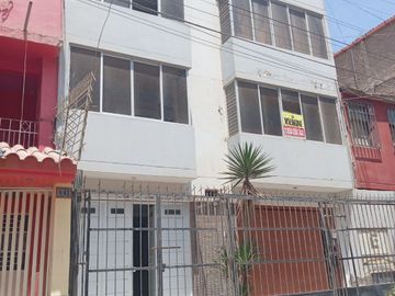 VENTA DE OCASIÓN- CASA DE 3 PISOS