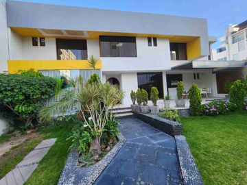 VENDO  CASA  POR AV EJÉRCITO CAYMA