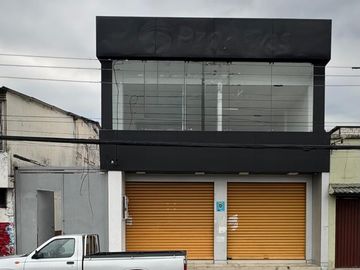 En alquiler local comercial en alborada 6ta etapa.