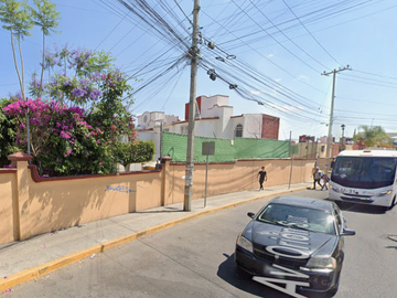 ¡¡ EXCELENTE OPORTUNIDAD!! HERMOSA CASA EN UNA DE LAS...