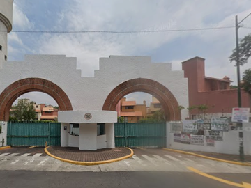 ¡¡ EXCELENTE OPORTUNIDAD!! HERMOSA CASA EN UNA DE LAS...