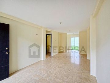 Venta de Casa de 2 Pisos, 2 Dormitorios y Amplio Patio,...