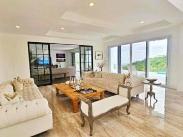 Stunning Mansion Overlooking Mountain, Ocean and City in...