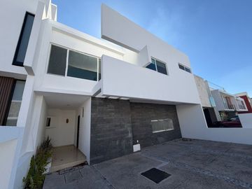 ZEN HOUSE, QUERETARO, casa en venta de 3 recamaras 3 baños