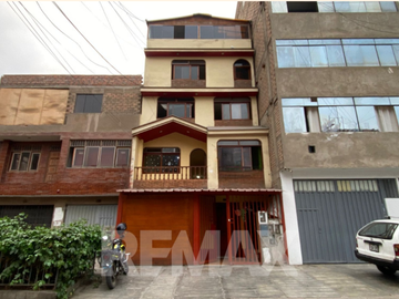 🏡✨ Se Vende Hermosa Casa De 4 Pisos + Azotea ✨🏡