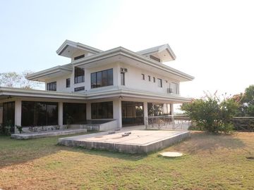 FOR SALE House and Lot in Fairmount Hills Subdivision,...