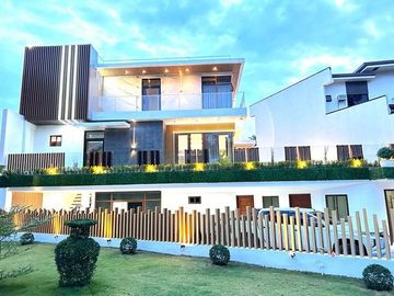 49.8M Brandnew House and Lot with Swimming Pool in Vista...