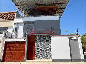Linda Casa En Venta En Urb Miraflores Country Club//ID:...