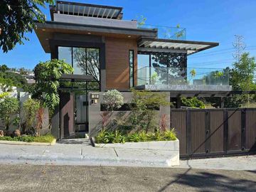 5BR Modern Industrial Luxury Home with Panoramic Views...