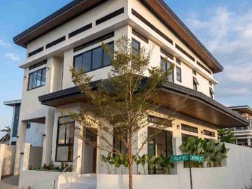 5BR BRAND NEW HOUSE AND LOT in UPTOWN CDO