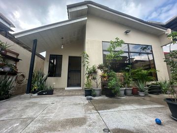 CASA REMODELADA EN VENTA – LOS CEIBOS, SECTOR TRADICIONAL