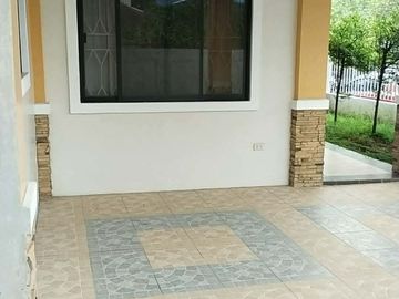 House and Lot for Sale in Iloilo City , Iloiolo ,...