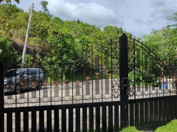 Overlooking View Rush Sale House and Lot in South Hills...