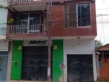 VENTA DE CASA EN PUCALLPA (2 PISOS+AIRES)