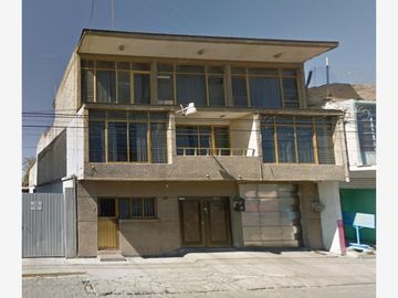 ¡¡ EXCELENTE OPORTUNIDAD!! HERMOSA CASA EN UNA DE LAS...