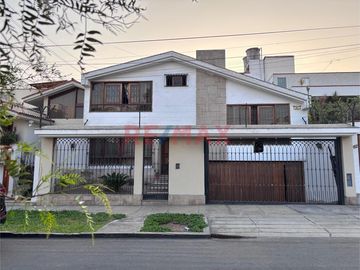 Vendo Casa Como Terreno En La Aurora - Miraflores