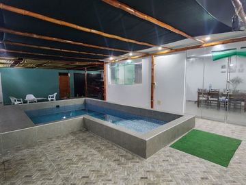 VENDO CASA DE PLAYA CON PISCINA
