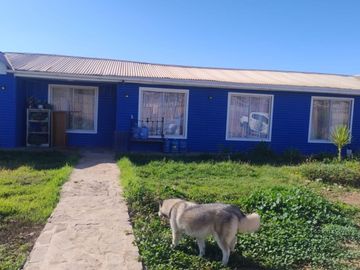 Gran casa en parcela para empresas con aseo incluido