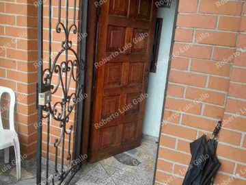 Vendo casa 2o. piso en manrique oriental cerca al parque...