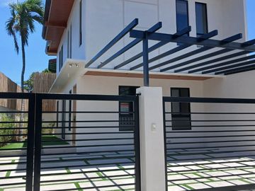 House and Lot For Sale BF Homes Las Pinas 200sqm