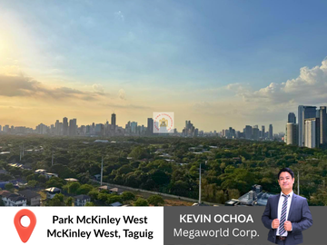 3 Bedroom Condo For Sale in Park McKinley West near...