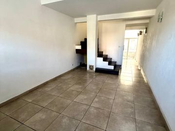 Alquiler 24 meses duplex 3 ambientes con cochera patio y...