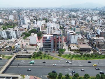 EN VENTA EDIFICIO CORPORATIVO EN AV CIRCUNVALACION  /...
