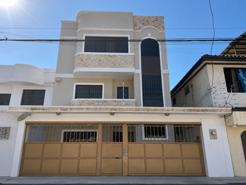 CASA EN VENTA – LA GARZOTA