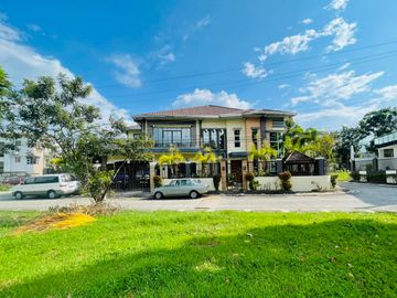 GRAND FAMILY ESTATE WITH GUEST HOUSE & SWIMMING POOL IN...