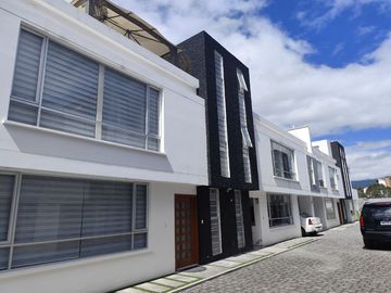 🏠 OFERTA CASA 2 PLANTAS CON TERRAZA. (MIRASIERRA)