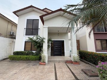 Casa en Alquiler Ciudad Celeste, Samborondon, Guayaquil