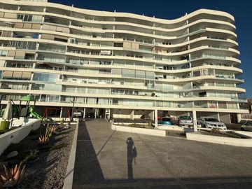 SE VENDE DEPTO EN COND. PLAYA HUANTAJAYA.