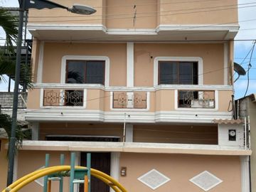 En venta  amplia casa de 3 Niveles en Ciudadela Los...