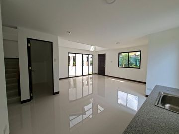 Brand New 5-Bedroom Single Detached House for Sale in...
